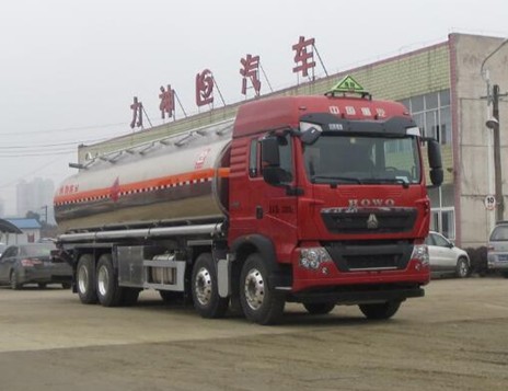 國(guó)六重汽豪沃T5G前四后八鋁合金油罐車(chē)圖片 國(guó)六重汽豪沃T5G前四后八鋁合金油罐車(chē)圖片