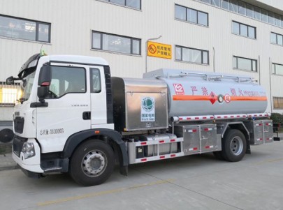 國(guó)五重汽豪沃飛機(jī)加油車(chē) 國(guó)五重汽豪沃飛機(jī)加油車(chē)