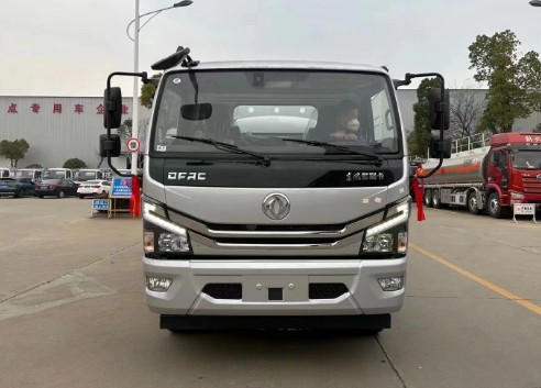 5噸東風多利卡D6油罐車 5噸東風多利卡D6油罐車